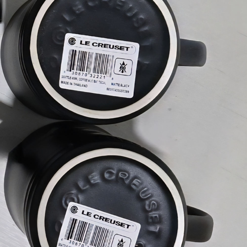 Le Creuset Set of 2 Limited Edition Halloween Bat Mugs HTF Matte Black  NEW - Picture 4 of 4
